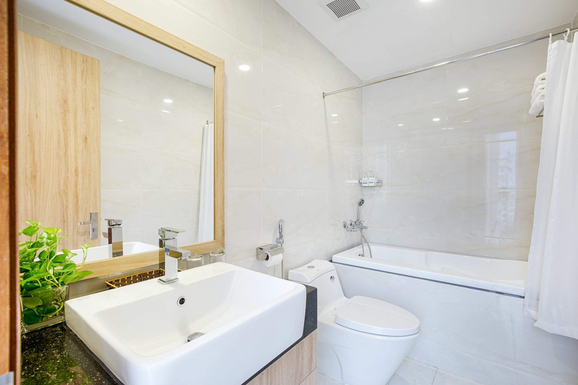 Continent Hotel Дананг Экстерьер фото